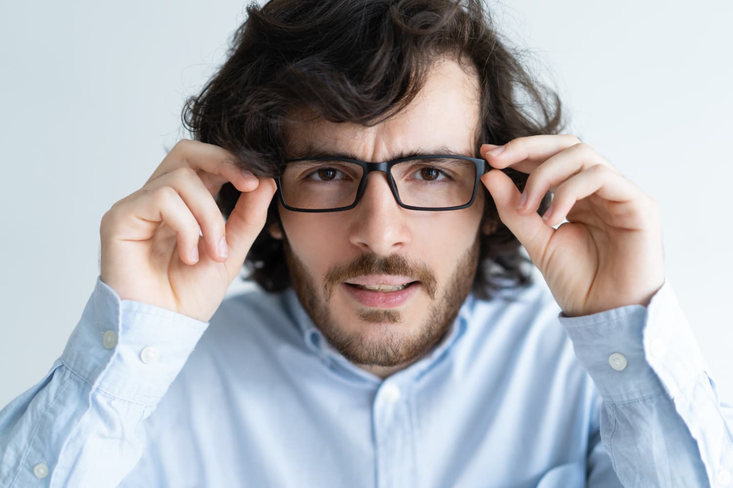llevar gafas hace los ojos vagos